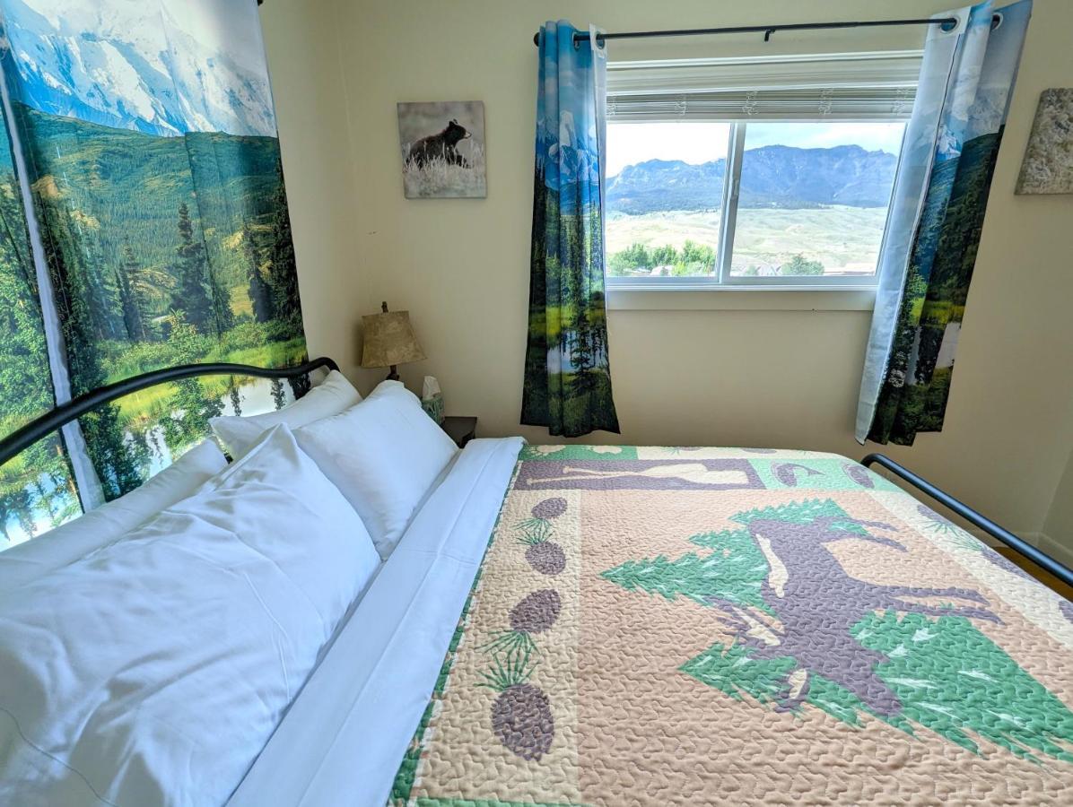 Yellowstone Treasure Guesthouses On The River Gardiner Ngoại thất bức ảnh