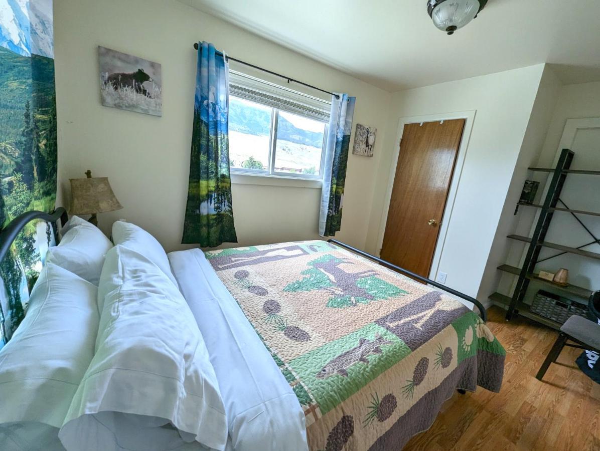Yellowstone Treasure Guesthouses On The River Gardiner Ngoại thất bức ảnh